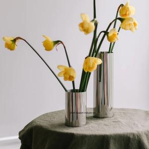 Vente chaude Métal Populaire Fleur Vase À La Main Cylindre Forme Blanc Vase Floral pour La Maison Salon Vaisselle Décor - Product Image 4