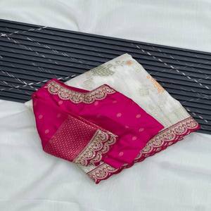 Sari de Seda Dola Premium VASTRA COTTAGE con Bordado Meenakari Zari, Ribete de Lentejuelas y Cordones, Diseño de Alta Costura para Bodas - Product Image 5