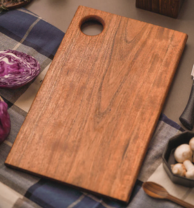 Planche à découper en bois d'acacia artisanale, réversible, finition lisse, antibactérienne, écologique, pour une utilisation en cuisine |   Logo personnalisé en gros - Product Image 2
