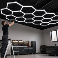 Lampe de travail LED hexagonale modulaire 300W à CRI élevé pour salon de coiffure et atelier professionnel