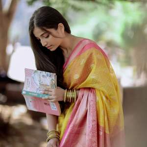 Saris en soie organza pattu semi soie douce avec bordure contrastée pattu - Product Image 2