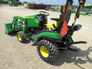 Tracteur compact John Deere 1025R 24HP 4x4, transmission hydrostatique, chargeur frontal, pelle arrière, tondeuse, prêt à l'emploi, à vendre - Product Image 6