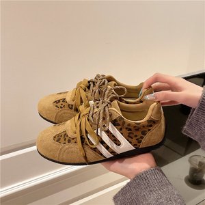 รองเท้าผ้าใบผู้หญิงแบบสวม รุ่นปี 2025 พื้นยางกันลื่นสำหรับฤดูใบไม้ร่วง พื้นรองเท้าด้านในบุ PU นุ่มสบาย ด้านบนปักลายมีไฟ สูงไม่เกิน 10 ซม. - Product Image 3