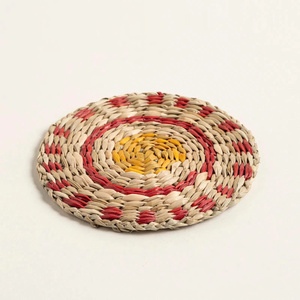 Posavasos de Ratán con Diseño de Diamantes para Bebidas, Posavasos Redondo Tejido a Mano, Posavasos de Café Artesanal de Ratán - Product Image 1