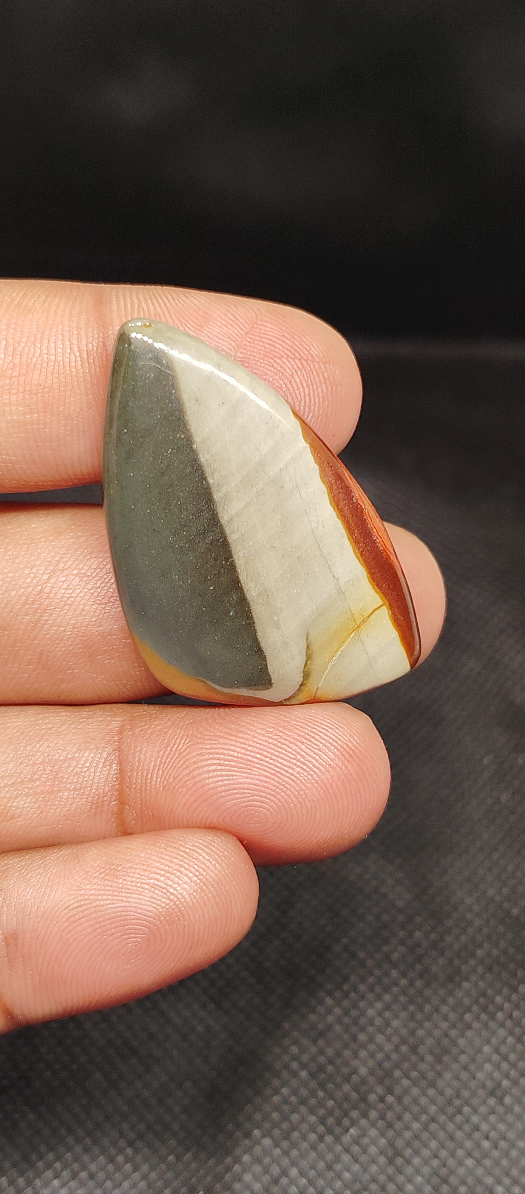 สีน้ำตาล