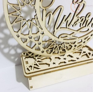 Calendrier de table en métal de qualité supérieure pour le Ramadan, idéal pour les cadeaux à domicile et en entreprise |   Décoration de bureau islamique élégante, durable et imperméable - Product Image 2