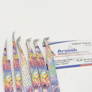 Pince à épiler professionnelle pour extension de cils à poignée diamantée avec logo personnalisé Papier à pointe pointue en acier inoxydable durable vente en gros - Product Image 3