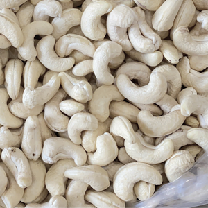 Anacardos crudos orgánicos Jumbo Ww180 de alta calidad al por mayor, anacardos Santigo Viet Nam exportados a la UE y Oriente Medio - Product Image 1