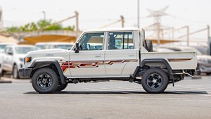 Nuevo/Usado 2024 para ISER LC79 DC 4.5L Euro IV Doble Cabina 4x4 Diésel Automático Cuero Oscuro Volante a la Izquierda - Product Image 3