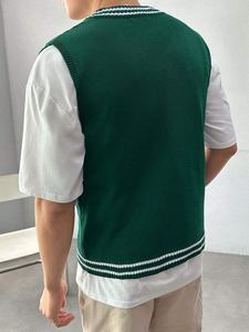 Pulls pour hommes de style moderne d'hiver sans manches en tissu de haute qualité, conçus pour le marché urbain, le bureau, le décontracté et la vente au détail - Product Image 2