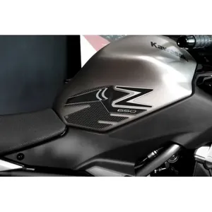 2 Pezzi Protezioni Laterali 3D per Ginocchia Compatibili con Kawasaki Z650, Copertura Protettiva per Moto - Product Image 1