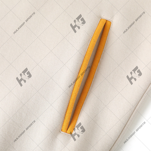 Chaqueta Universitaria Negra de Hermandad Femenina, Chaqueta con Cierre y Bordado de Iniciales Griegas en Chenilla Crema y Amarilla, Chaqueta Universitaria y de Fraternidad - Product Image 3