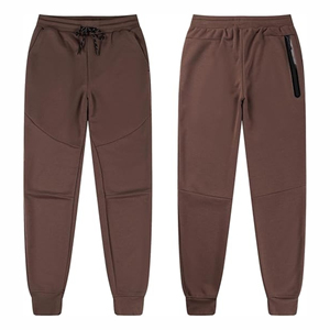 Survêtement uni et décontracté respirant pour hommes avec logo personnalisé, design élégant, matériau souple, confortable et durable, à prix abordable - Product Image 3