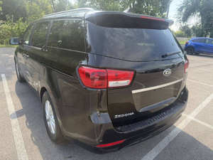 Voiture d'occasion de qualité et abordable, Kia Sedona L-X 2017, conduite à gauche - Product Image 5