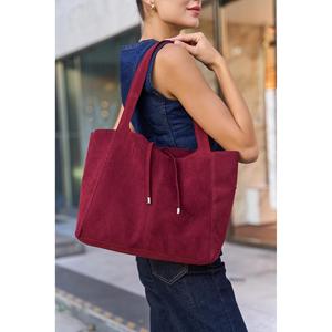 Bolso de mano y hombro de gamuza suave con detalle de encaje - Product Image 1