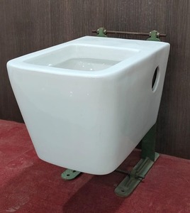 Ensemble de toilette suspendu au mur de haute qualité avec housse de siège et réservoir dissimulé siège de toilette à chasse par gravité sans rebord - Product Image 5