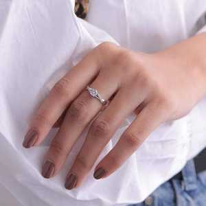 Bague de fiançailles en or blanc massif 14 carats avec bande infinie, diamant cultivé en laboratoire, design romantique, bijoux fins pour mariage et anniversaire - Product Image 3