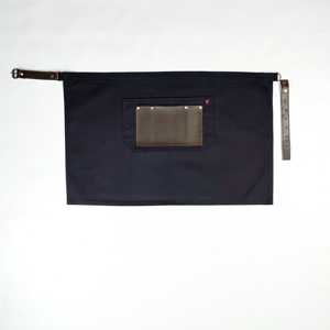 Delantal Corto de Mezclilla Negro Gretel para Uniformes de Restaurante y Bar - Product Image 1