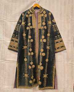 Veste pour femmes en velours brodé suzani, design confortable et frais, design traditionnel suzani brodé, veste pour femmes - Product Image 2