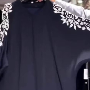 Vêtements musulmans traditionnels modernes, élégants et modestes pour femmes, style abaya ethnique brodé à la main Dubaï-Accessoire inclus - Product Image 1