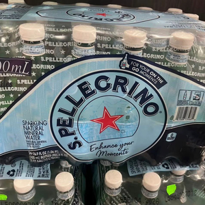 Eau minérale naturelle pétillante San Pellegrino, prête à être expédiée, conditionnement en bouteilles en plastique et en verre - Product Image 1