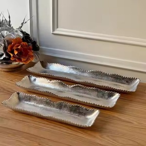 Plateau en aluminium de finition métallique de qualité supérieure pour organisateur d'entrée d'affichage de table décorative ou pièce maîtresse élégante d'accent pour la maison - Product Image 1