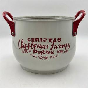 Maceta navideña TinselBloom para exteriores hecha de metal fuerte con detalles de vacaciones para una elegante exhibición de plantas en la puerta - Product Image 1