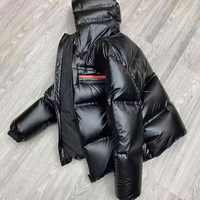 Blouson matelassé à capuche en toile noire personnalisé, style streetwear hivernal, inspiré des sororités grecques, vêtement d'extérieur chaud et coupe-vent, tendance, vente en gros