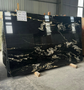 แผ่นหินแกรนิตสีทองไทเทเนียมคุณภาพดีที่สุดหินสีดำของจักรวาลสำหรับห้องน้ำที่หรูหราและการตกแต่งภายในที่ทันสมัย - Product Image 6