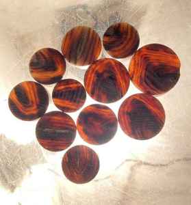 Hot Selling <b>Buffalo</b> <b>Horn</b> Button Blanks Raw Technique <b>Buffalo</b> Color Religious Style <b>Horn</b> Button Blanks for Button Industries - Product Image 1