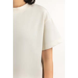 เสื้อถักผู้หญิงทรงปกติ แฟชั่นเรียบง่าย สวมใส่สบาย ผ้าฝ้าย 100% คอกลม แขนสั้น รุ่น WM-KTP-WS25-200 ระบายอากาศได้ดี รับผลิตแบบ OEM ODM - Product Image 6