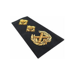 QUICK WAY INDUSTRIES - Placa de Hombro Ceremonial Personalizada Bordada a Mano con Hilo de Oro sobre Tela Negra - Product Image 1