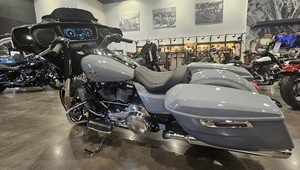NUEVA Motocicleta Harley-Davidson Street Glide Midnight Ember 2026 con Acabado Cromado, Motocicletas <span class=keywords><strong>de</strong></span> Turismo - Product Image 6