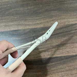 Pince à micro-perles en acier inoxydable à deux trous, pince multifonctionnelle pour extensions de cheveux, outil de beauté capillaire personnalisé, pince à cheveux incurvée - Product Image 4