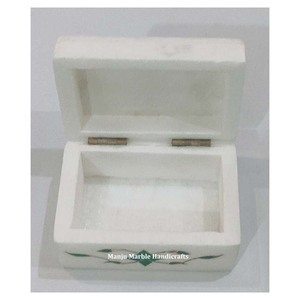 Boîtes cadeaux artisanales en velours marbré et incrustées de nacre pour le rangement et l'emballage de bagues et de bijoux - Product Image 2