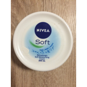 Crema Hidratante para Cuerpo y Rostro con Glicerina, Textura Ultraligera, Nivea Soft, Uso Diario, Humectante Nutritivo, Refrescante, Aumenta la Humedad - Product Image 4