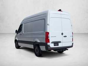 OFFRE SPÉCIALE! Véhicule d'occasion aux enchères chez le concessionnaire : Mercedes-Benz Sprinter Cargo Van 2500 2025, toit standard, I4, propulsion arrière - Product Image 5