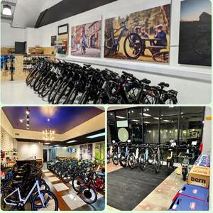 Trottinette pliable à deux roues, cadre en aluminium durable, pliage en un clic, frein à pied, maniabilité facile, moteur 350W, étanche, autonomie de 30 à 40 km - Product Image 4