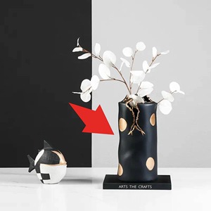 แจกันด้ามจับสองด้านสีขาวทรงกลมสำหรับตกแต่งอย่างหรูหราพร้อมจอแสดงผลยาวเหมาะสำหรับงานแต่งงานและจัดแต่งทรงผมที่บ้าน - Product Image 5