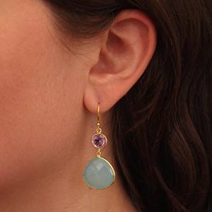 Boucles d'oreilles pendantes plaquées or 18 carats, améthyste violette naturelle, chalcédoine aqua, pierres précieuses serties en bélière, argent sterling 925, cadeau de mariage - Product Image 1