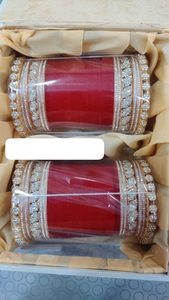 Export qualität Zeitlose Braut <span class=keywords><strong>Chura</strong></span> Design Rote und weiße Armreifen, die den Braut-Look vervollständigen, der zum Verkauf angeboten wird - Product Image 4
