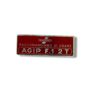 Autocollant rouge AGIP pour le cache-bouchon d'essence - Product Image 1