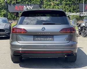 Volkswagen TouaregG V8TD d'occasion en bon état, modèle <span class=keywords><strong>2022</strong></span> |   Volant à gauche/droite |   Faible kilométrage |   Exportation mondiale - Product Image 4