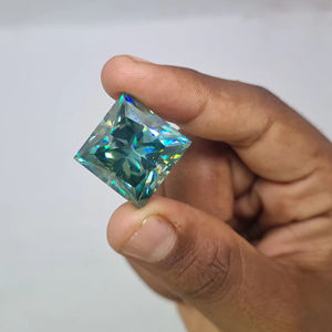 Diamante elegante moissanita corte princesa azul claro - Product Image 1