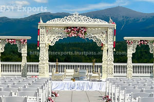 Mandap Dorado Elegante de Moda para Bodas Tamil, Mandap de Boda Desmontable Moderno, Fabricante de Mandaps de Madera en India, Mandap de Madera en Australia - Product Image 2