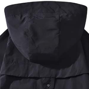 Conjunto cortavientos negro OEM hecho a medida con múltiples bolsillos chaqueta con capucha y cremallera y manga larga corta de tela de poliamida - Product Image 5