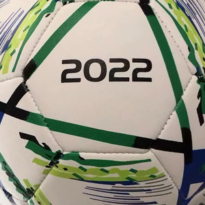 Ballon de football en PVC de taille 5 de haute qualité pour terrain de jeu scolaire entraînement sportif utilisation en plein air meilleur prix pakistanais - Product Image 5