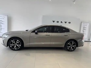 โปรโมชั่นร้อนแรงสำหรับ Volvo S60 T4 Inscription Sport ปี 2022 แบบ 4 ประตู 5 ที่นั่ง เกียร์อัตโนมัติ เบาะหนัง น้ำมันดีเซล พวงมาลัยซ้าย - Product Image 1