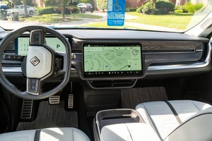 LISTO PARA ENVIAR: RIVIAN R1S 2023, CUATRO MOTORES, TRACCIÓN EN LAS CUATRO RUEDAS, BATERÍA DE GRAN CAPACIDAD, COLOR AZUL RIVIAN - Product Image 5