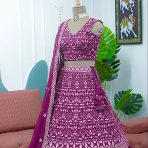 ชุดปาร์ตี้แต่งงานดีไซน์ใหม่ล่าสุดผ้าทอจอร์เจียเทียมปักลวดลายด้วยลำดับ lehenga และ choli กับ dupatta - Product Image 1